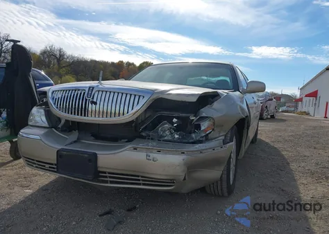 2004 Lincoln Town Car Signature from USA, damaged, VIN 1LNHM81WX4Y676953